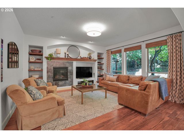4823 IRELAND Ln, West Linn, OR 97068