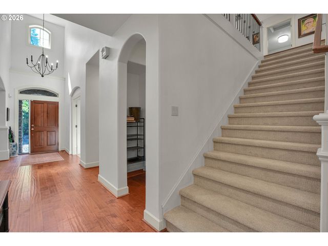 4823 IRELAND Ln, West Linn, OR 97068