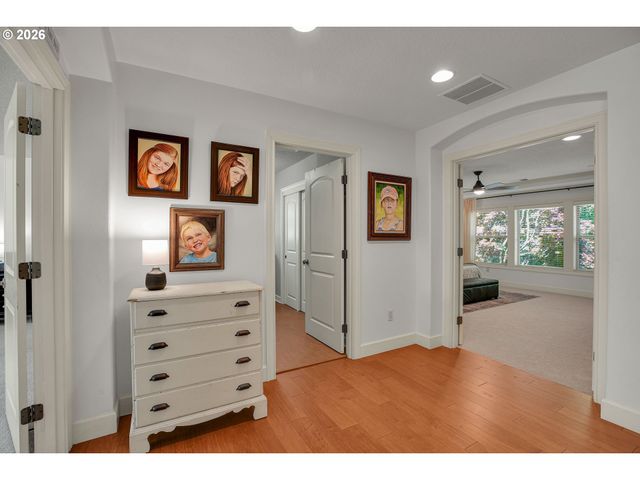 4823 IRELAND Ln, West Linn, OR 97068