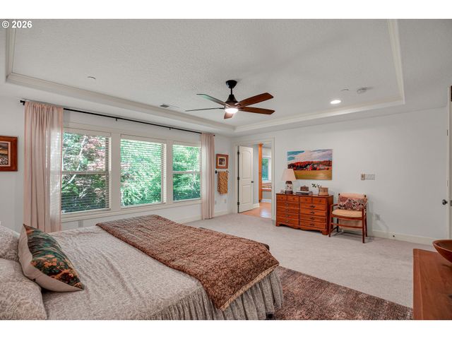 4823 IRELAND Ln, West Linn, OR 97068