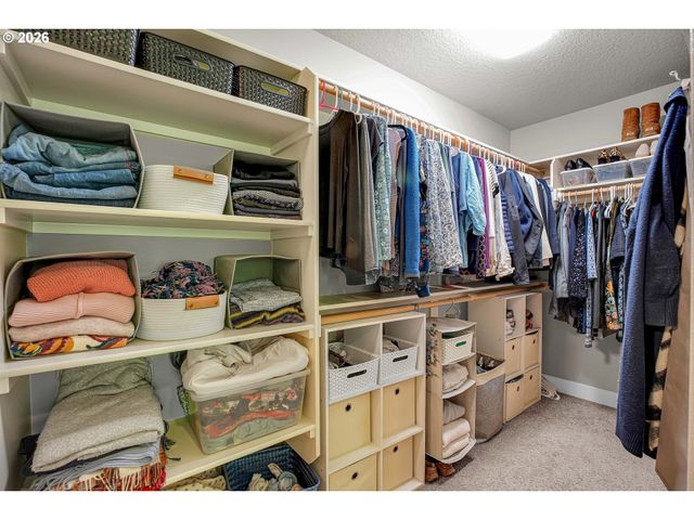 4823 IRELAND Ln, West Linn, OR 97068