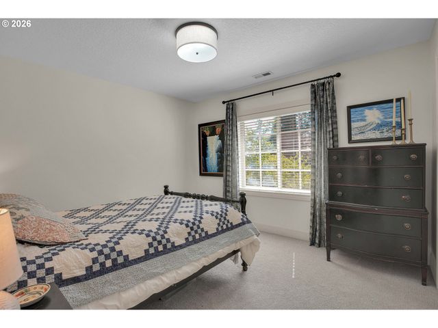 4823 IRELAND Ln, West Linn, OR 97068