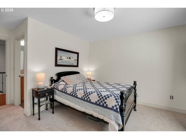 4823 IRELAND Ln, West Linn, OR 97068
