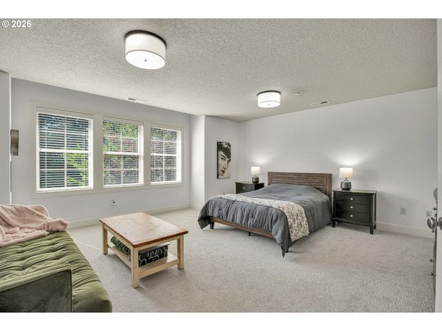 4823 IRELAND Ln, West Linn, OR 97068