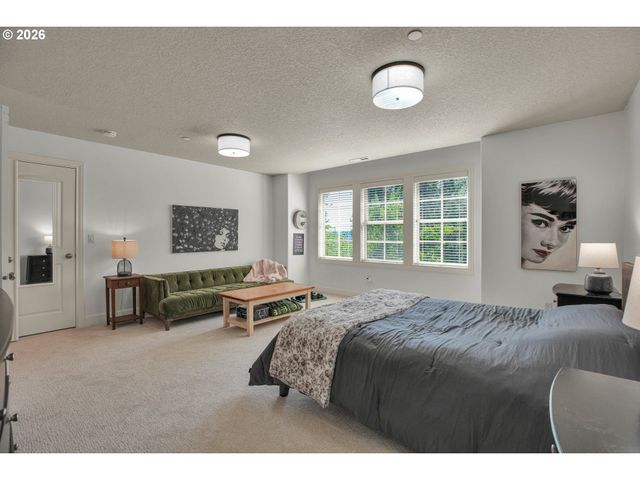 4823 IRELAND Ln, West Linn, OR 97068