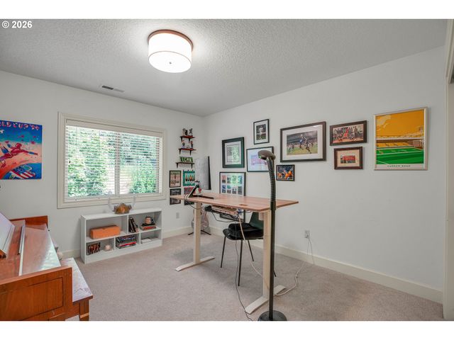 4823 IRELAND Ln, West Linn, OR 97068