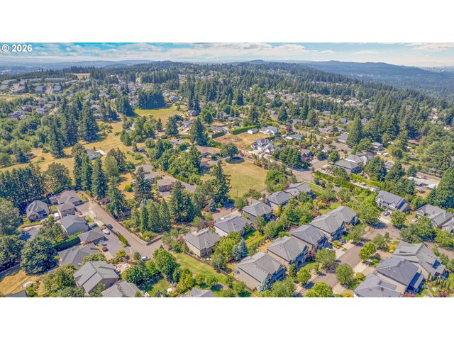 4823 IRELAND Ln, West Linn, OR 97068