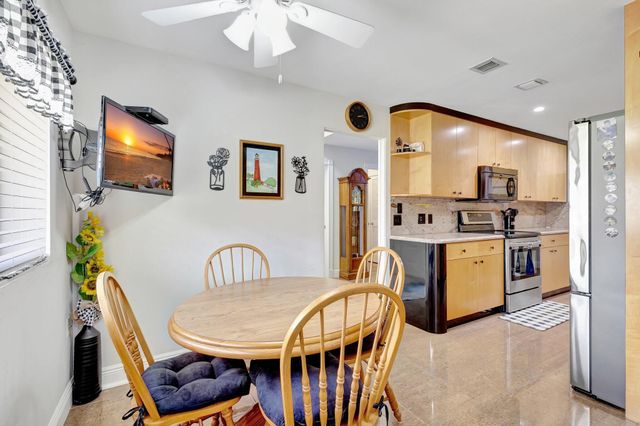 6700 Versailles Court, Lake Worth, FL 33467