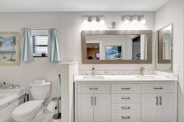 6700 Versailles Court, Lake Worth, FL 33467