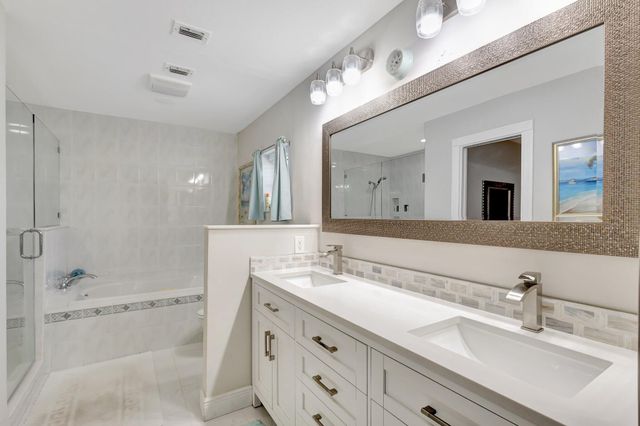 6700 Versailles Court, Lake Worth, FL 33467