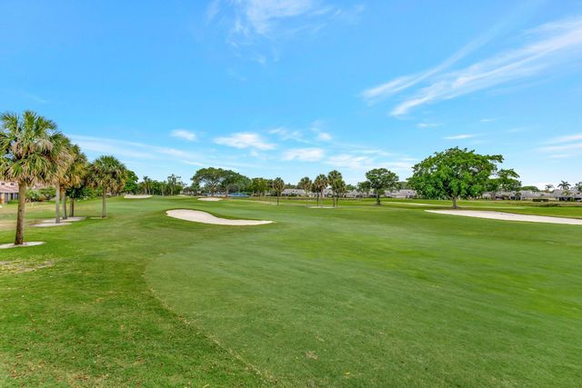 6700 Versailles Court, Lake Worth, FL 33467