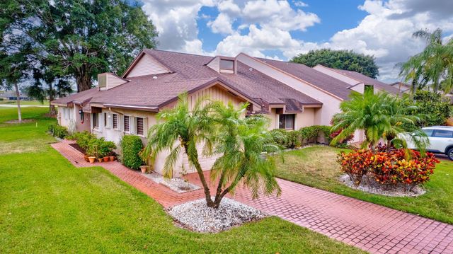6700 Versailles Court, Lake Worth, FL 33467