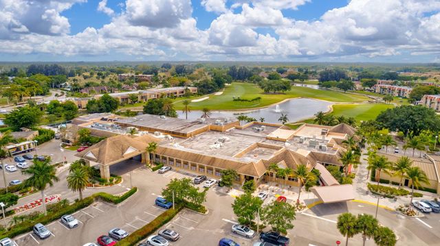 6700 Versailles Court, Lake Worth, FL 33467