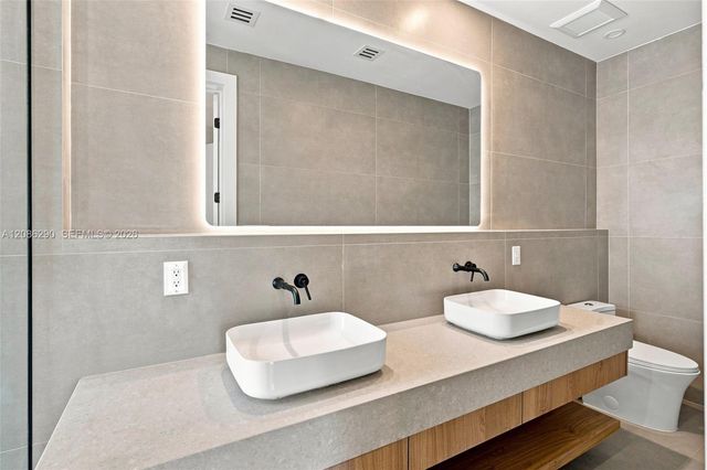 1001 SW 10 Avenue, Miami, FL 33130