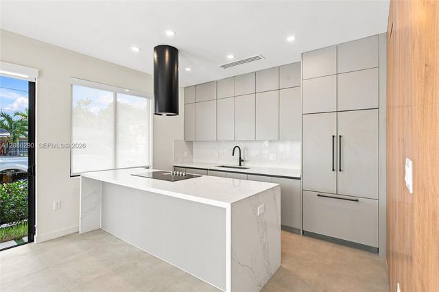 1001 SW 10 Avenue, Miami, FL 33130