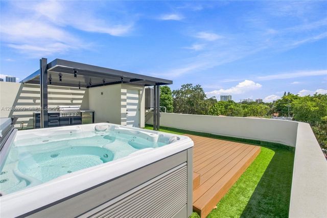 1001 SW 10 Avenue, Miami, FL 33130