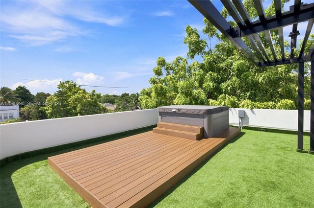 1001 SW 10 Avenue, Miami, FL 33130
