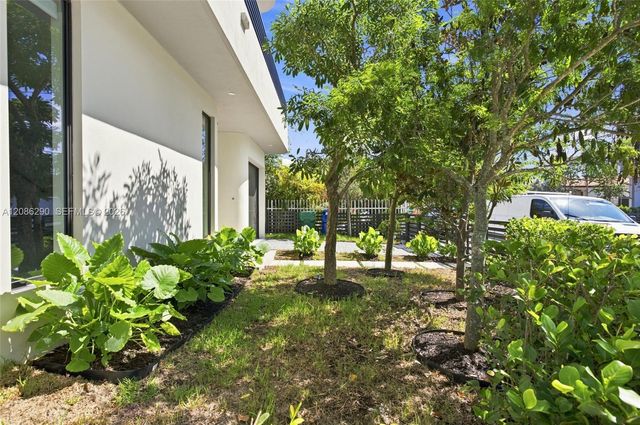 1001 SW 10 Avenue, Miami, FL 33130