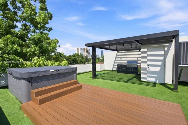 1001 SW 10 Avenue, Miami, FL 33130