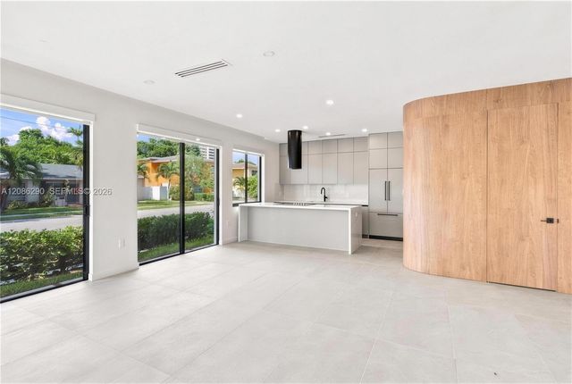 1001 SW 10 Avenue, Miami, FL 33130