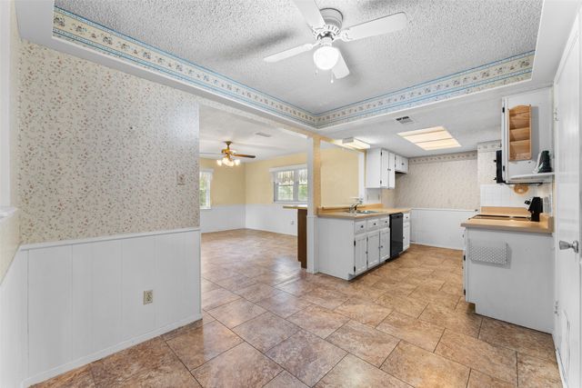 438 Parkview Drive, Duncanville, TX 75137