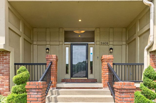5809 S Clay Avenue, Springfield, MO 65810