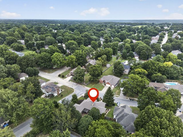 5809 S Clay Avenue, Springfield, MO 65810