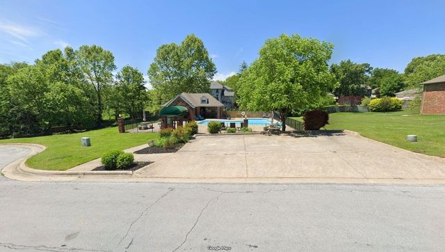 5809 S Clay Avenue, Springfield, MO 65810