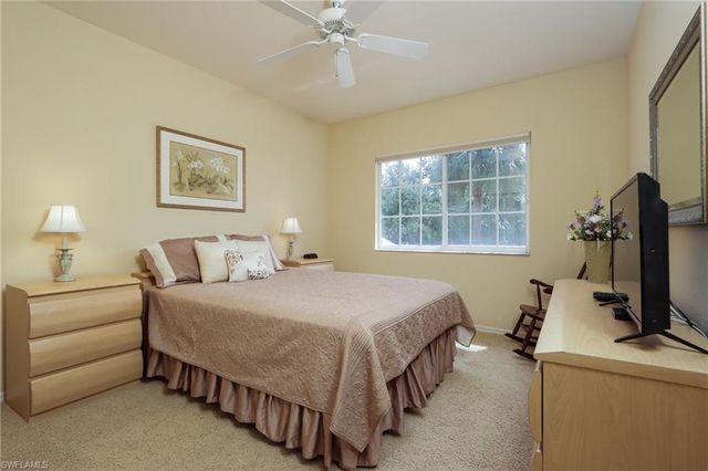 5815 PERSIMMON WAY, Naples, FL 34110