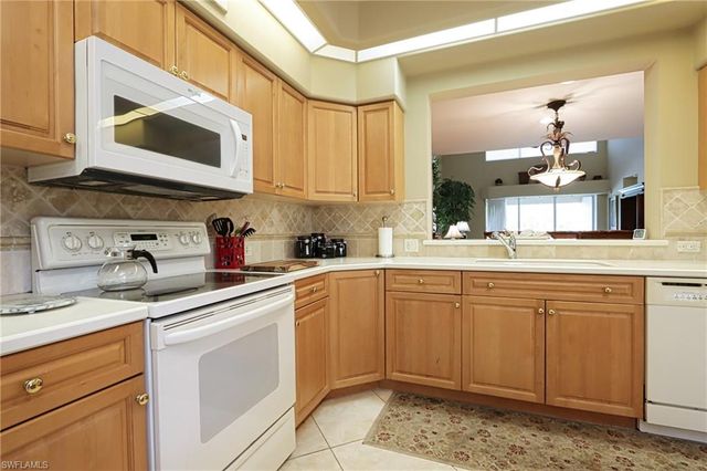 5815 PERSIMMON WAY, Naples, FL 34110
