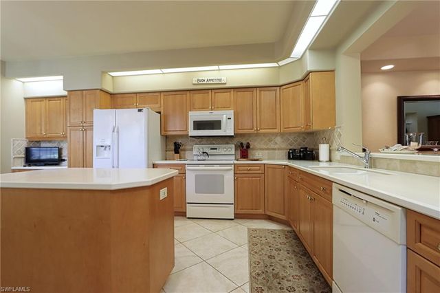 5815 PERSIMMON WAY, Naples, FL 34110