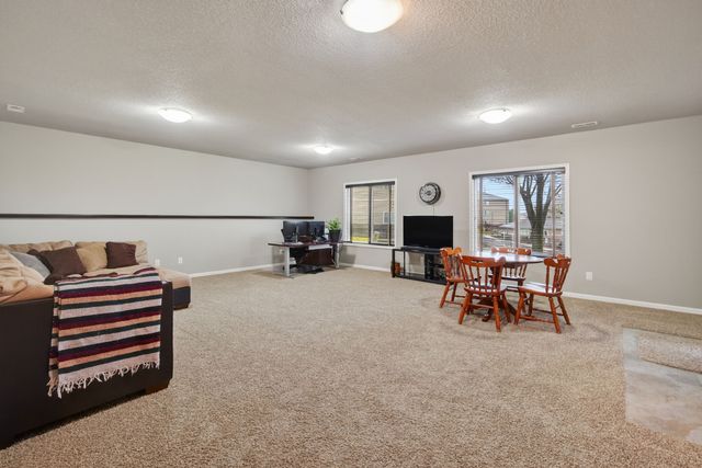 14408 Greenbelt Drive, Urbandale, IA 50323