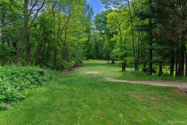 704 Webber Court, Linden, MI 48451