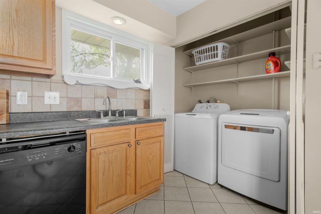 3220 Rexford Drive, South Bend, IN 46615