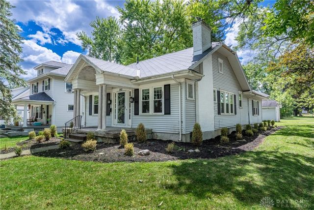 202 Corona Avenue, Oakwood, OH 45419