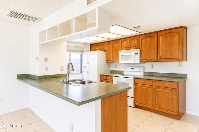 11040 S TOMAH Street, Phoenix, AZ 85044
