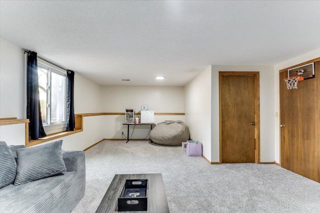 1703 N Skyview, Wichita, KS 67212