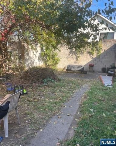 34 Holland Street, Newark, NJ 07103