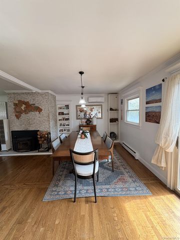 3 Barnfield Place, North Babylon, NY 11703