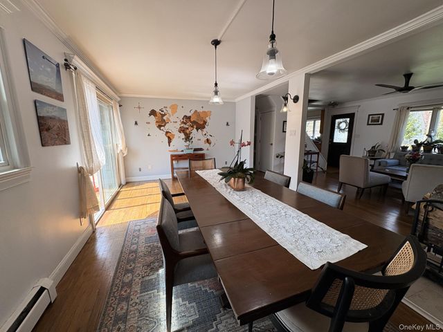 3 Barnfield Place, North Babylon, NY 11703