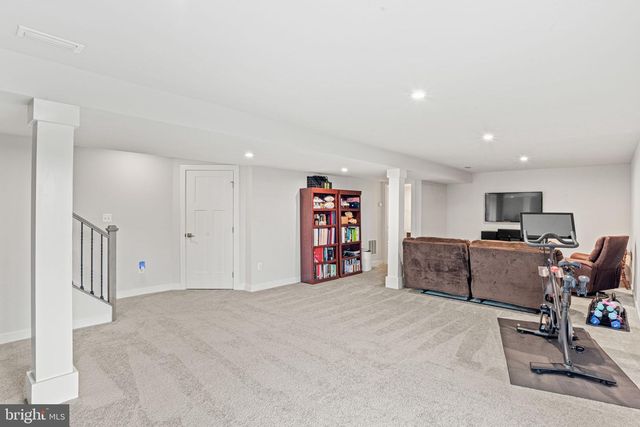 102 TYLER DR, Hanover, PA 17331