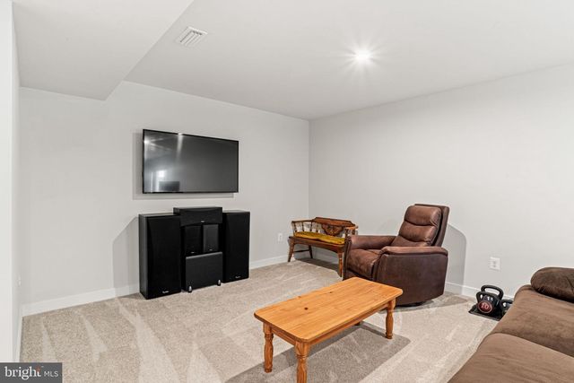 102 TYLER DR, Hanover, PA 17331