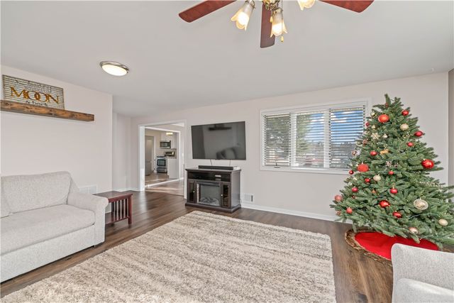 17 Overlook Drive, Parma, NY 14468