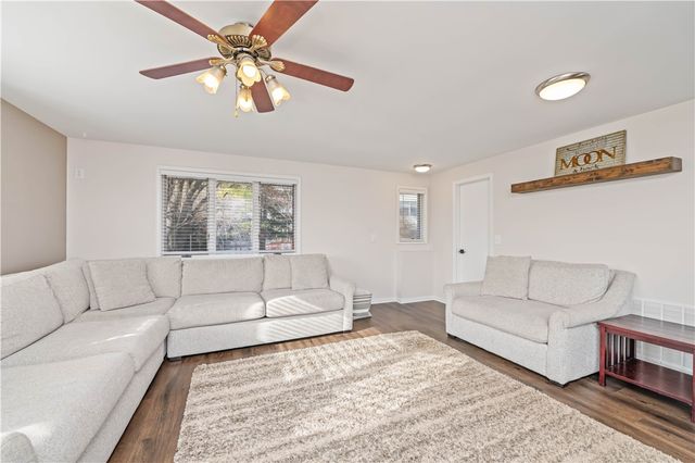 17 Overlook Drive, Parma, NY 14468