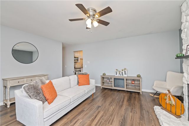 17 Overlook Drive, Parma, NY 14468