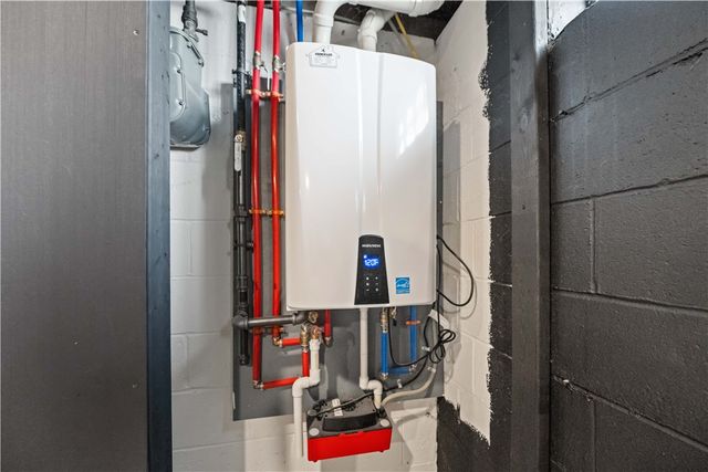 17 Overlook Drive, Parma, NY 14468