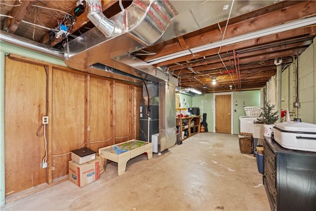 17 Overlook Drive, Parma, NY 14468