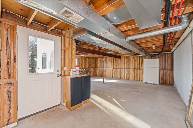 17 Overlook Drive, Parma, NY 14468