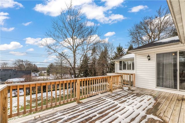 17 Overlook Drive, Parma, NY 14468