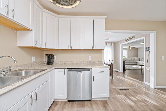 17 Overlook Drive, Parma, NY 14468